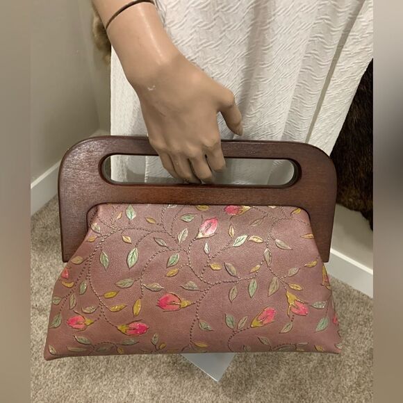 Handmade Genuine Embossed Leather Large Wooden Frame Handbag - Picture 8 of 16